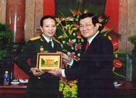Phụ nữ Bình Phước tích cực học tập và làm theo gương Bác